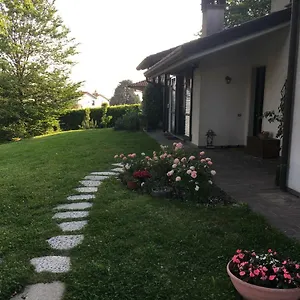 Elleboro Frühstückspension Carugo